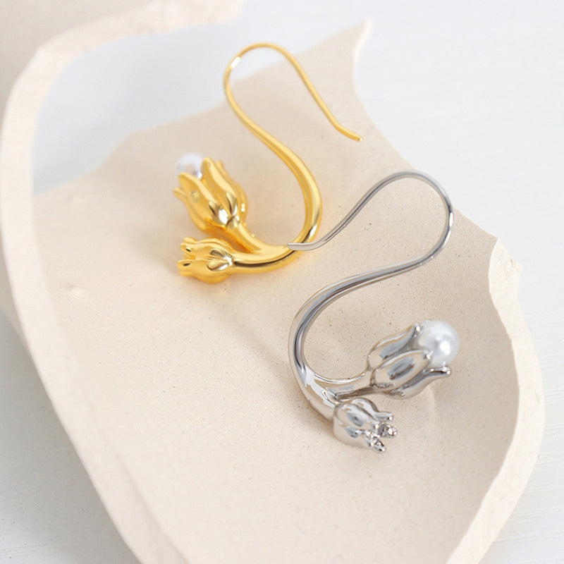 Debut Rose with Pearl Design Luxurious Earrings