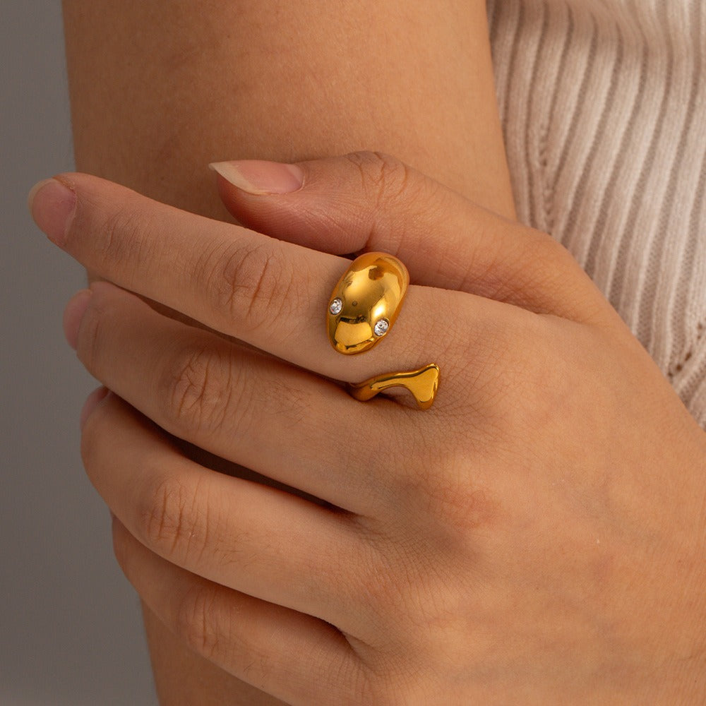 The Loneliest Whale 18k Gold Whale-Shaped Diamond Design Open Ring