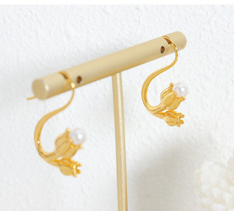 Debut Rose with Pearl Design Luxurious Earrings